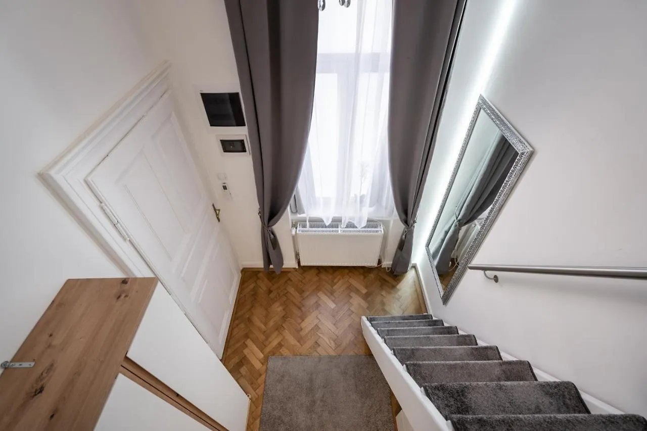 Galaxy Cube Apartment 부다페스트 0*,