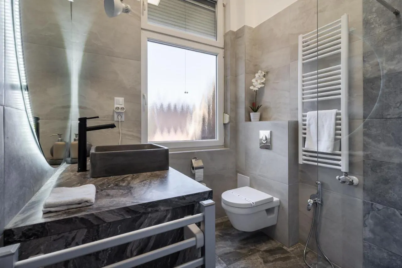 Galaxy Cube Apartment 부다페스트 0*,