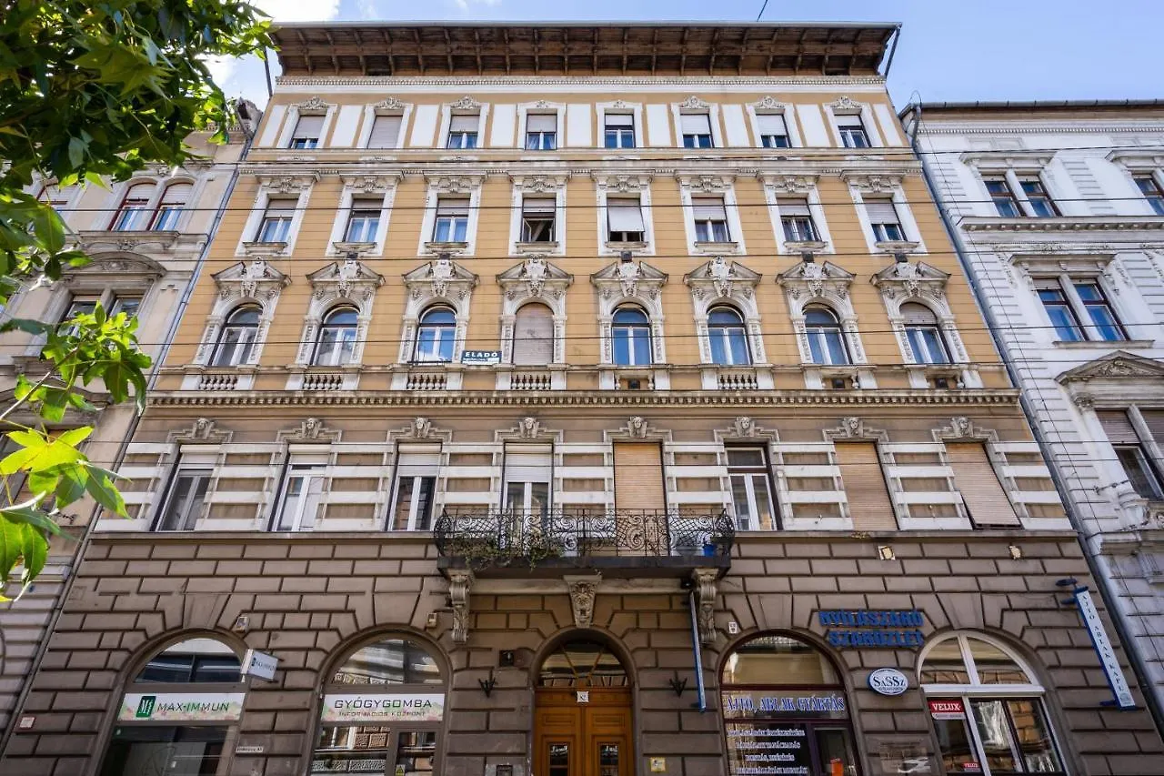 Galaxy Cube Apartment Budapest